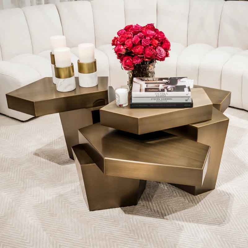 extraordinary gold finish coffee table, extreme style coffee table , monterno kentriko trapezaki,