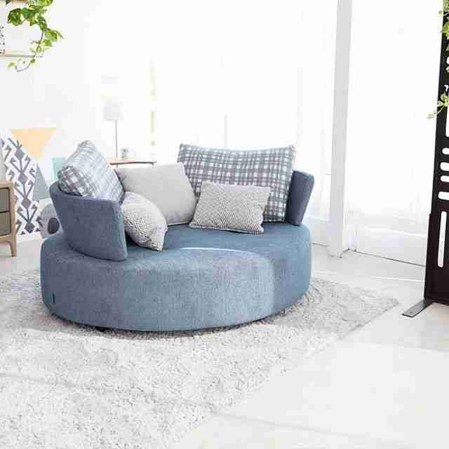 armchair, polithrona, blue armchair, modern, carpet, xali, deliver to ammoxostos, andreotti, furniture, cyprus, limassol, epipla